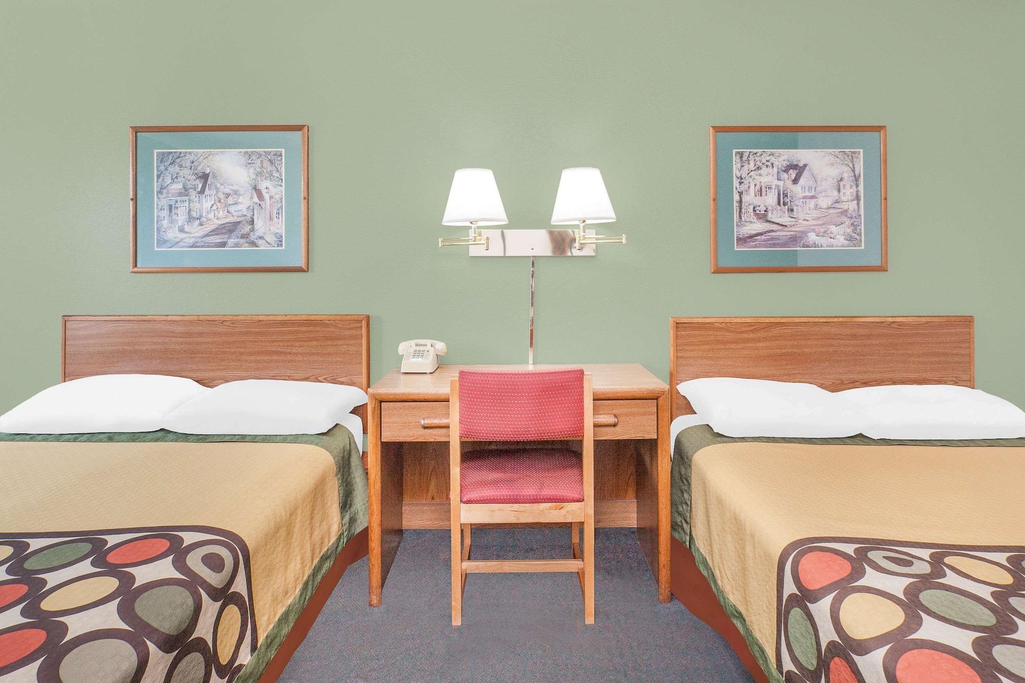 Super 8 By Wyndham Queensbury Glens Falls Eksteriør billede