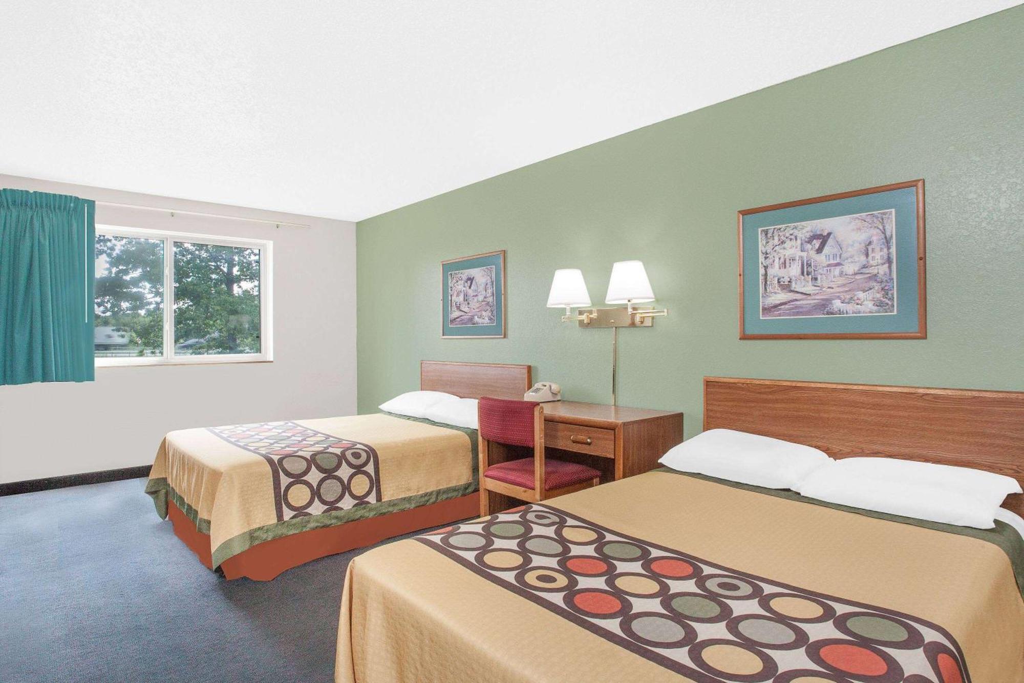 Super 8 By Wyndham Queensbury Glens Falls Eksteriør billede